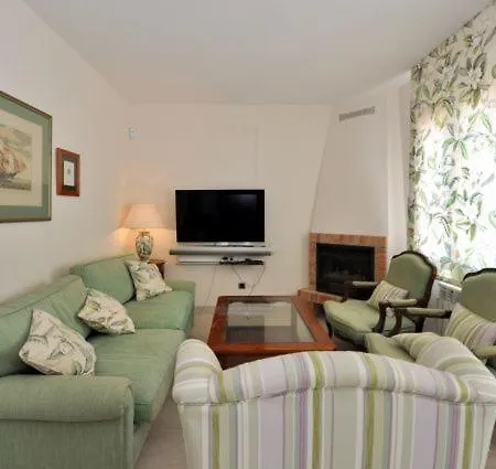 Semesterbostad Miriam *